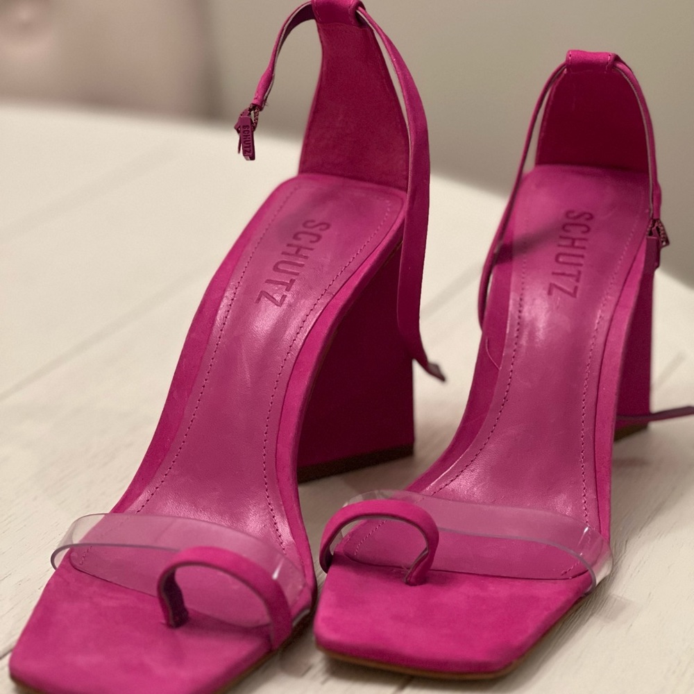 Never worn pink Schutz heels! Size 7.5